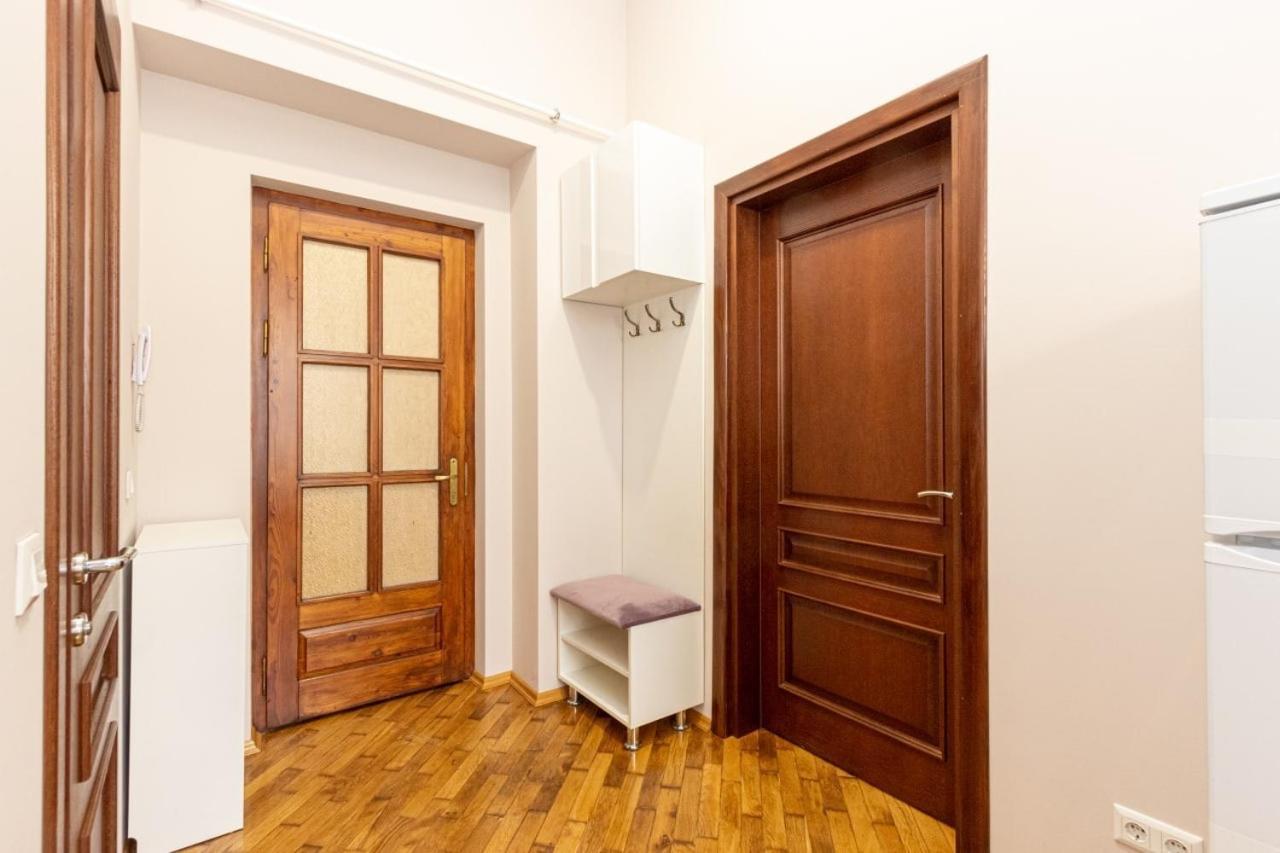 Апартаменти В Центрі Міста Ivano-Frankivsk Esterno foto